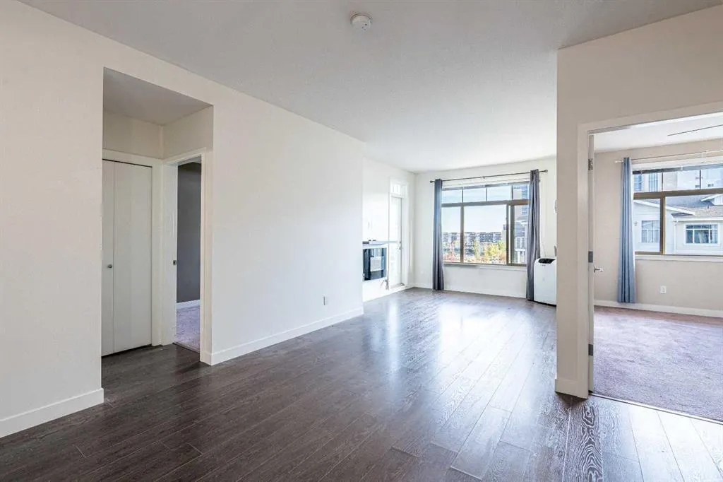 28 Auburn Bay Link SE #401