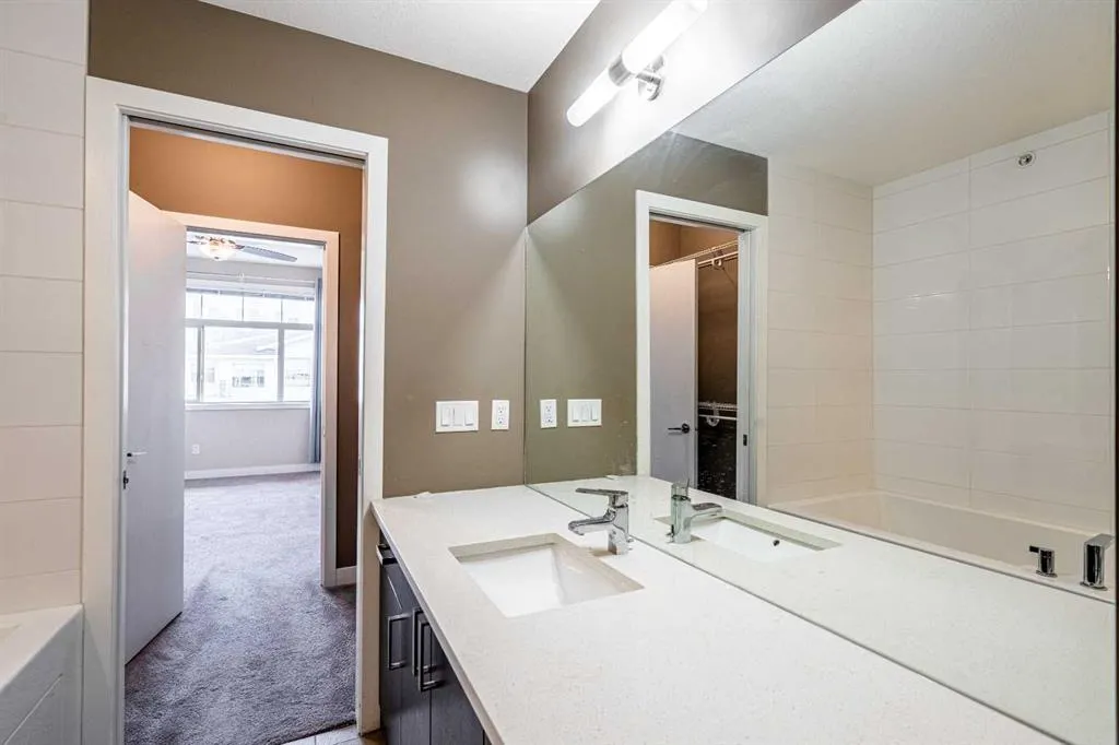 28 Auburn Bay Link SE #401