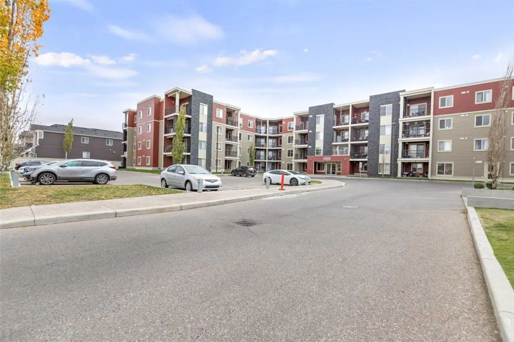 15 Saddlestone Way NE #210