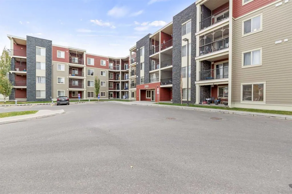 15 Saddlestone Way NE #210