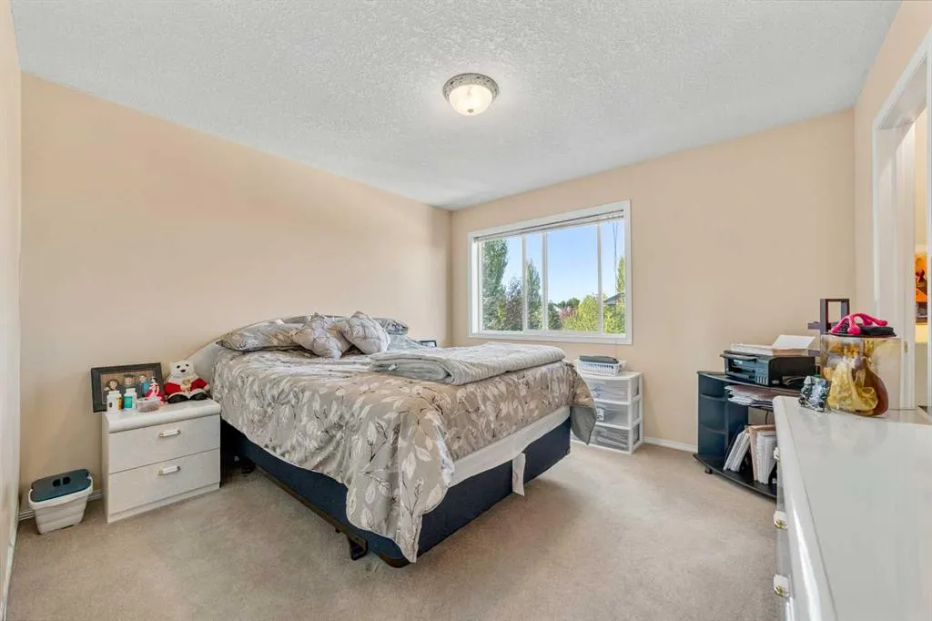 27 Fairmont Garden Road S