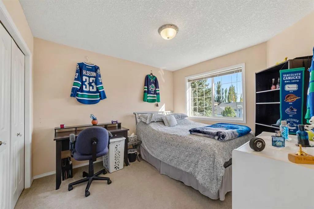 27 Fairmont Garden Road S