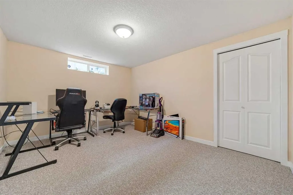27 Fairmont Garden Road S