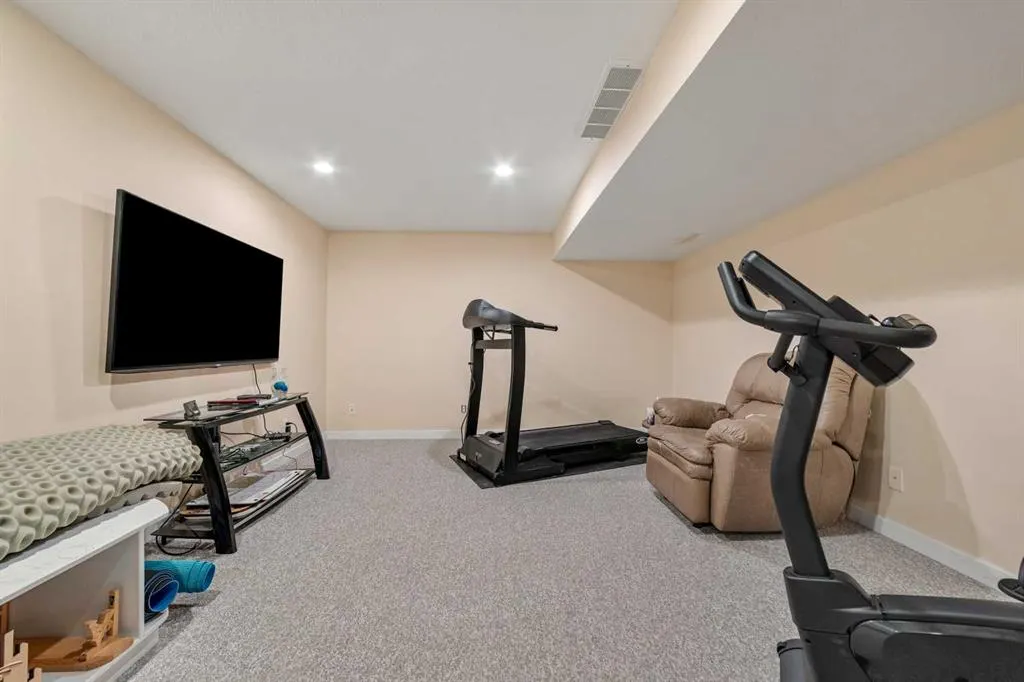 27 Fairmont Garden Road S