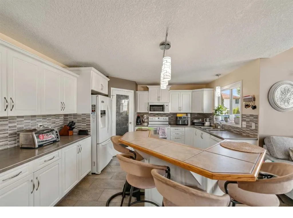 27 Fairmont Garden Road S