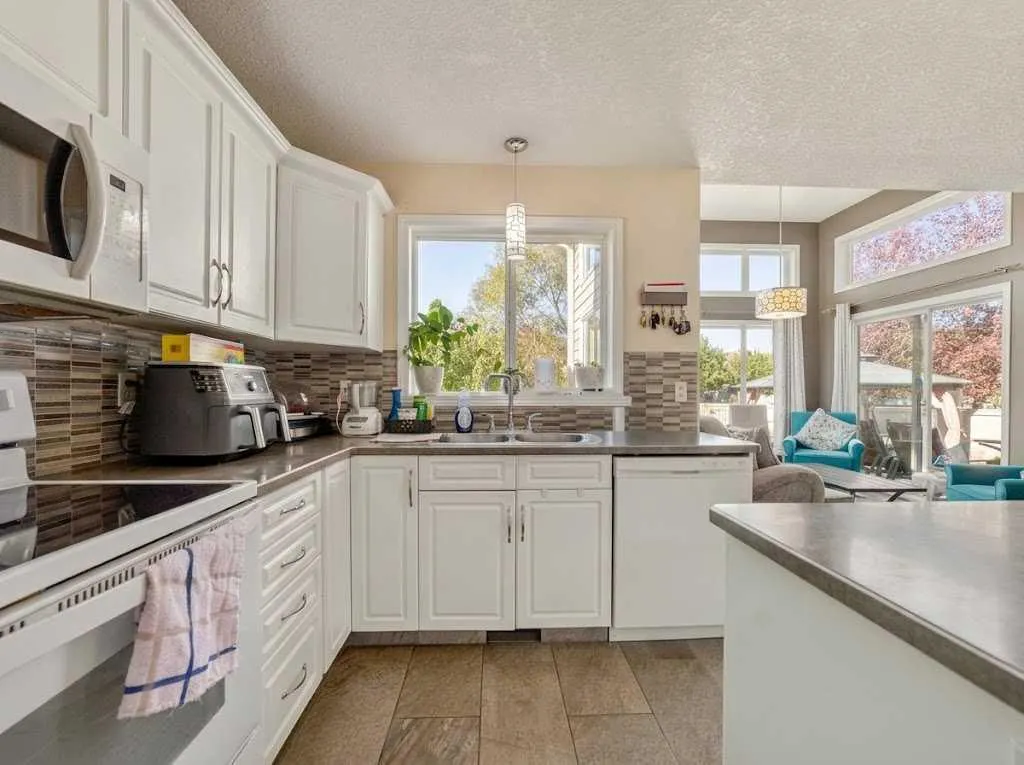 27 Fairmont Garden Road S