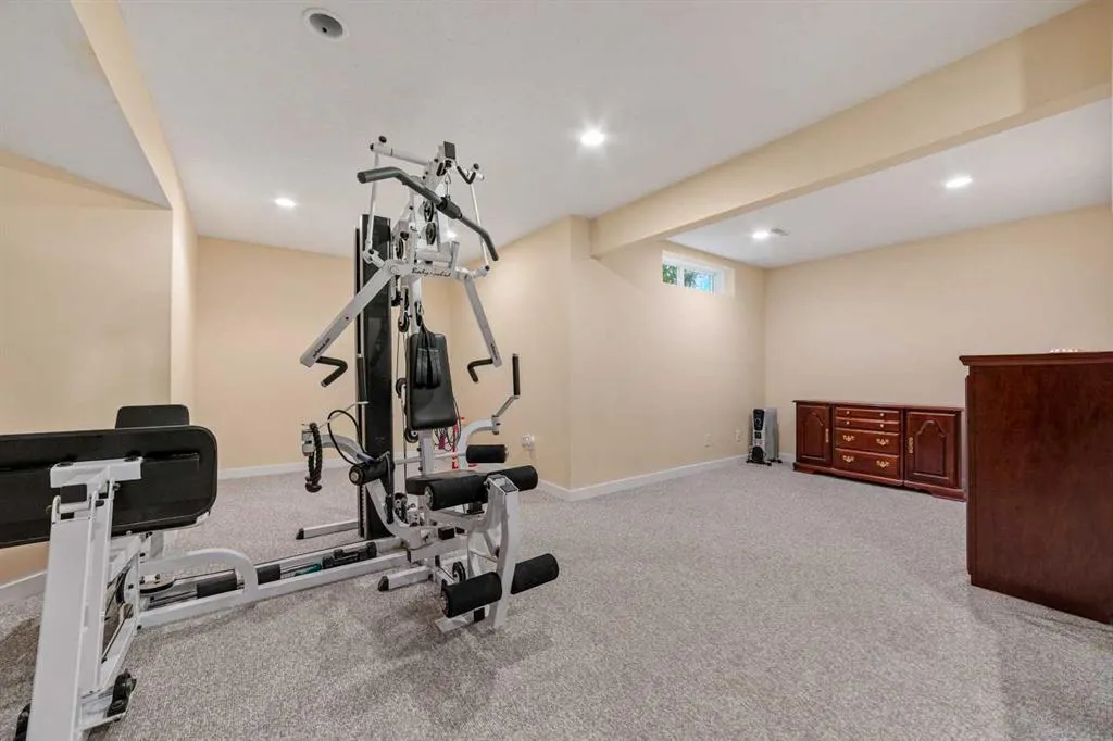 27 Fairmont Garden Road S