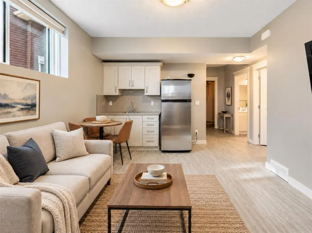 47 Evansglen Court NW