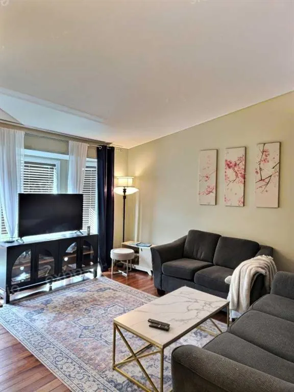 20 Mt Backus Place W
