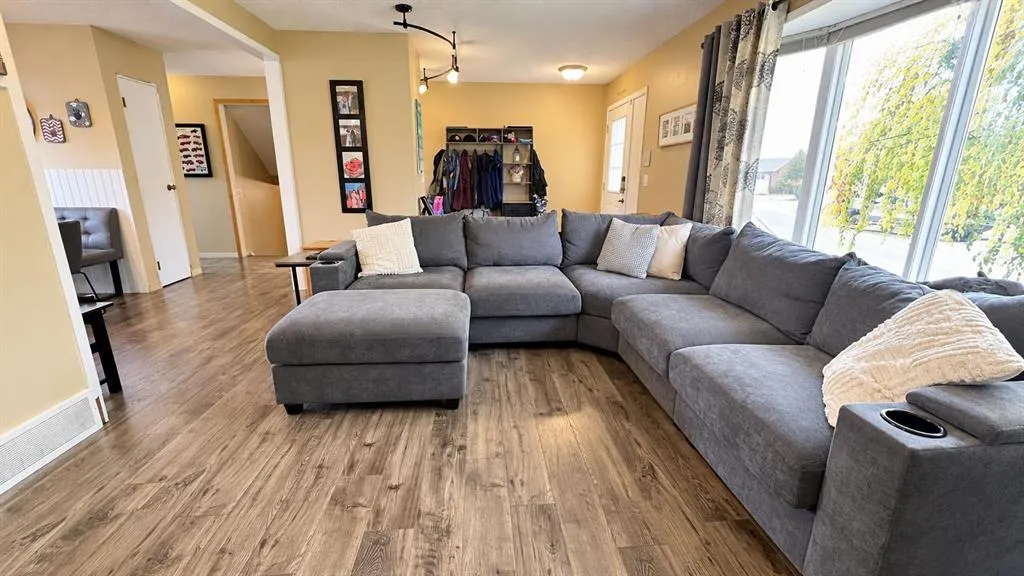 101 Shacker Crescent