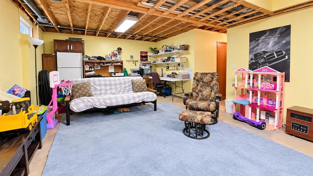 101 Shacker Crescent
