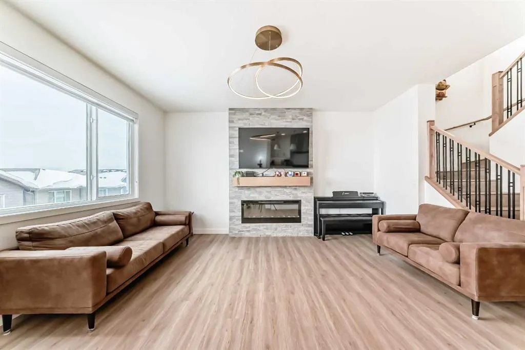 137 Verity Manor SW