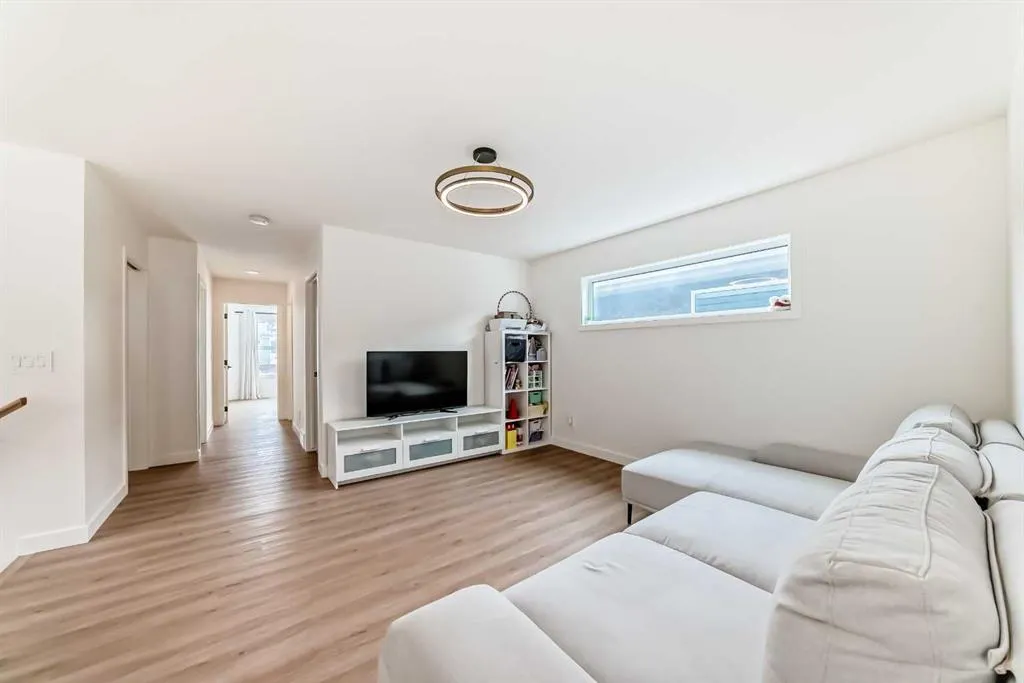 137 Verity Manor SW
