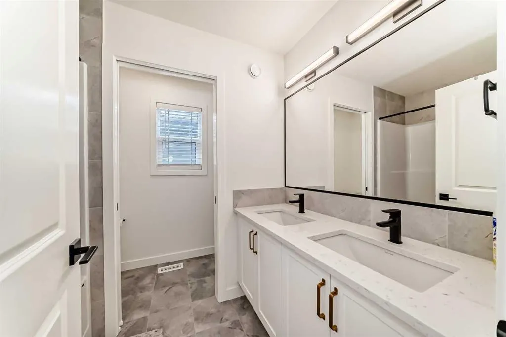 137 Verity Manor SW