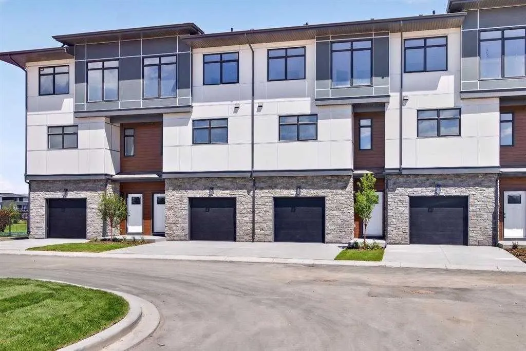 30 Creekside Villas SW #704