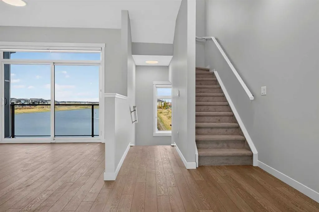 30 Creekside Villas SW #704