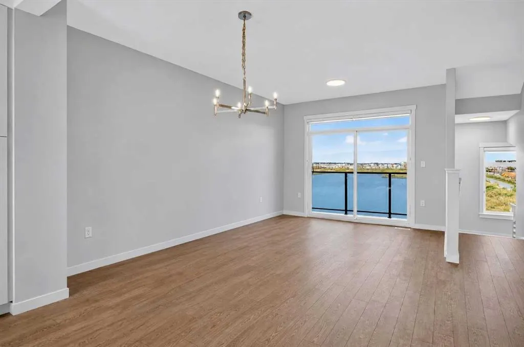 30 Creekside Villas SW #704
