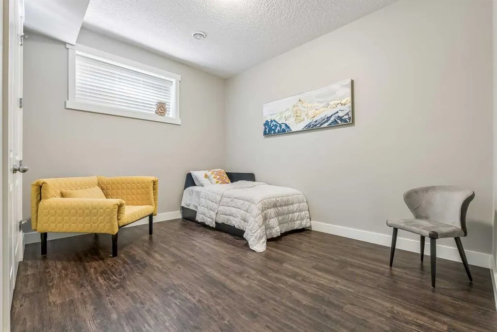 30 Ascot Crescent SW