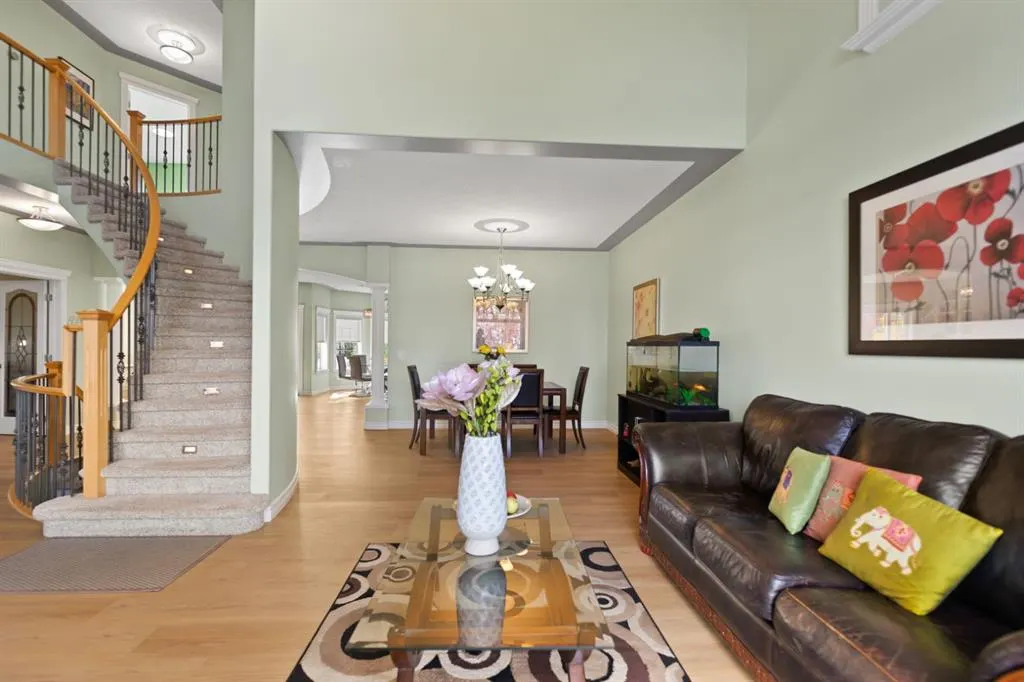 63 West Cedar Rise SW