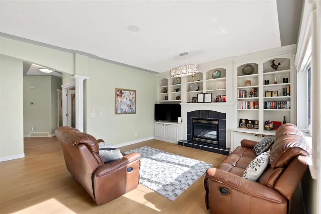 63 West Cedar Rise SW