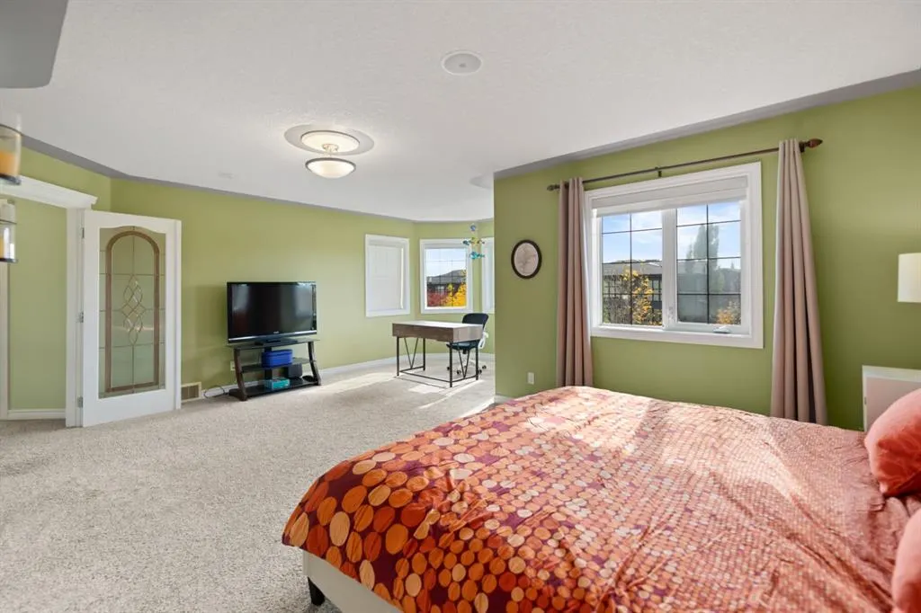 63 West Cedar Rise SW