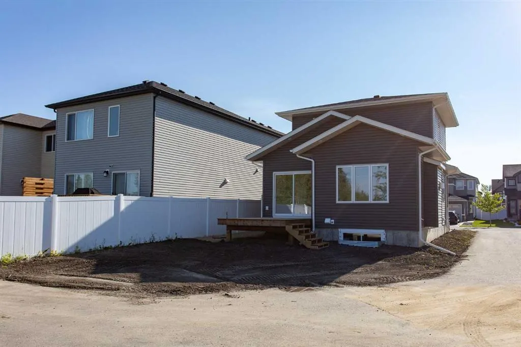 60 Emmett Crescent