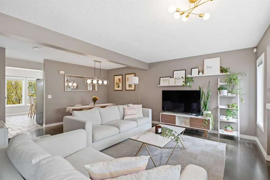 601 Regal Park NE