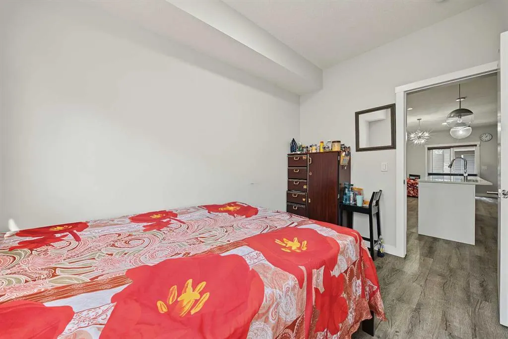 95 Skyview Close NE #708