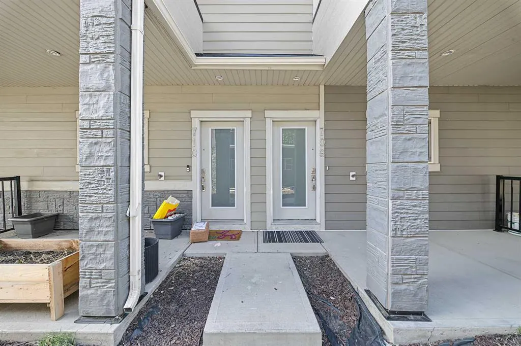 95 Skyview Close NE #708