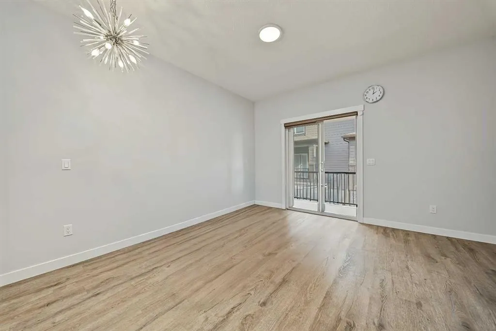 95 Skyview Close NE #708