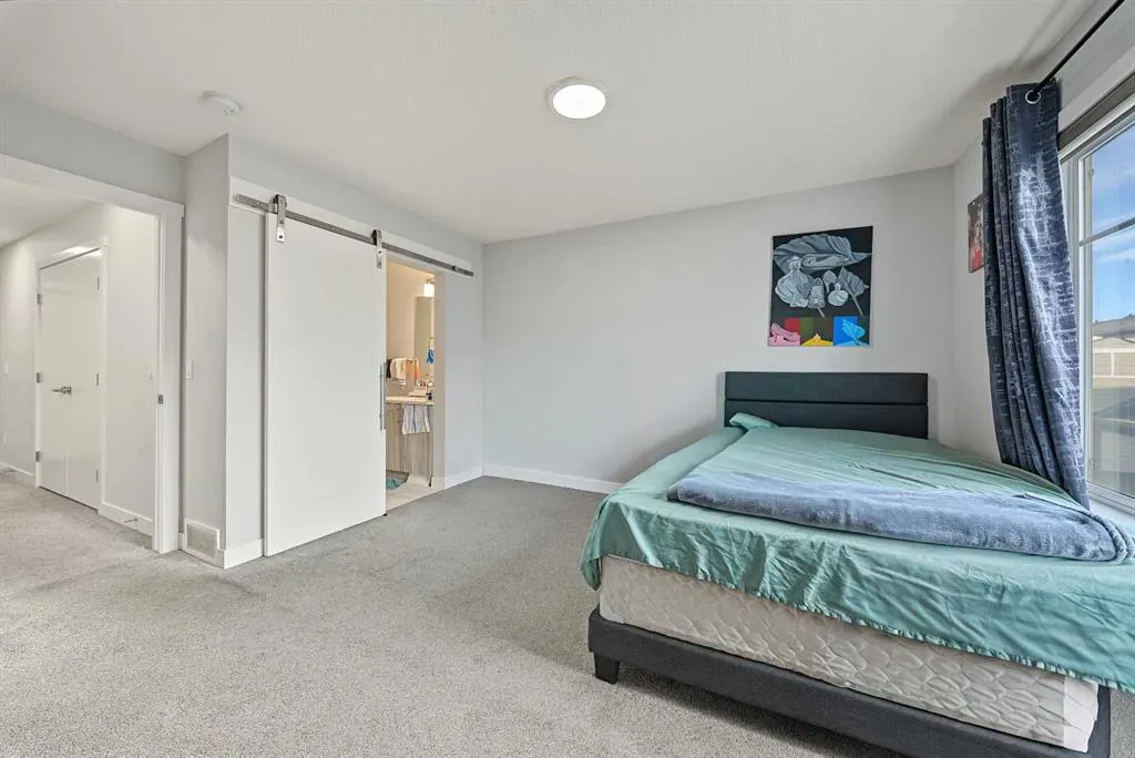 95 Skyview Close NE #708