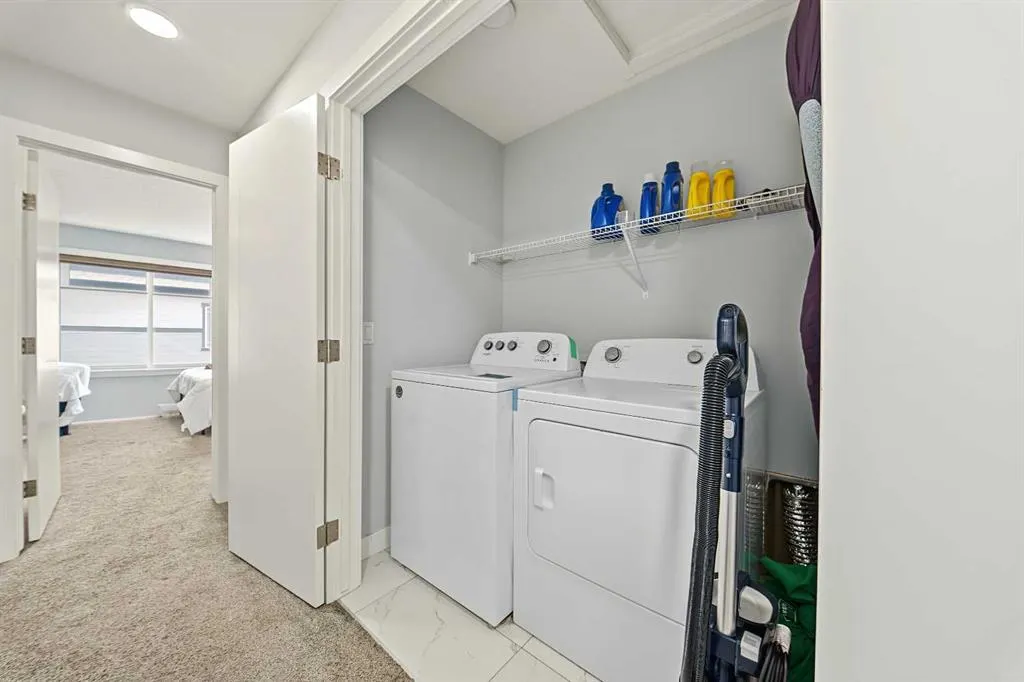 95 Skyview Close NE #708