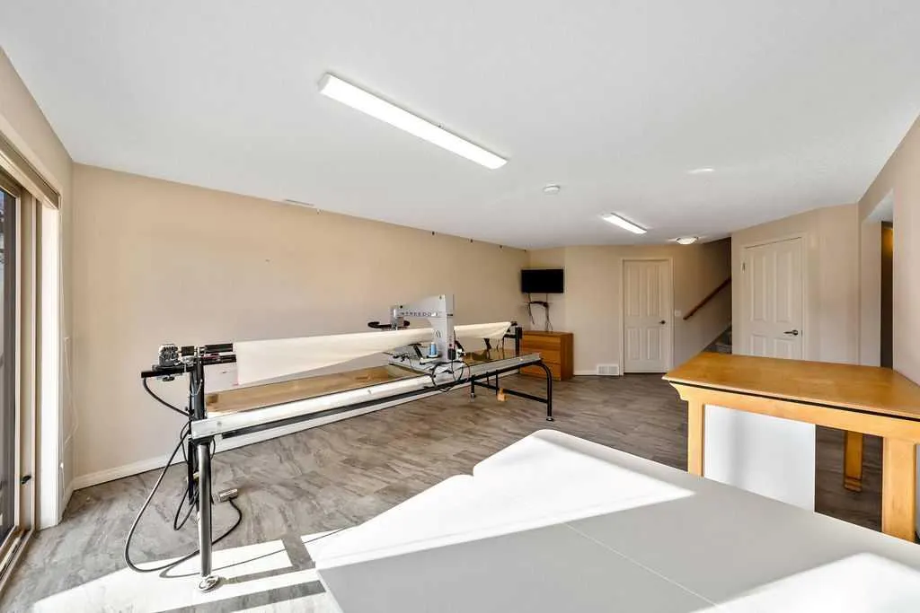 31 Springbank Terrace SW