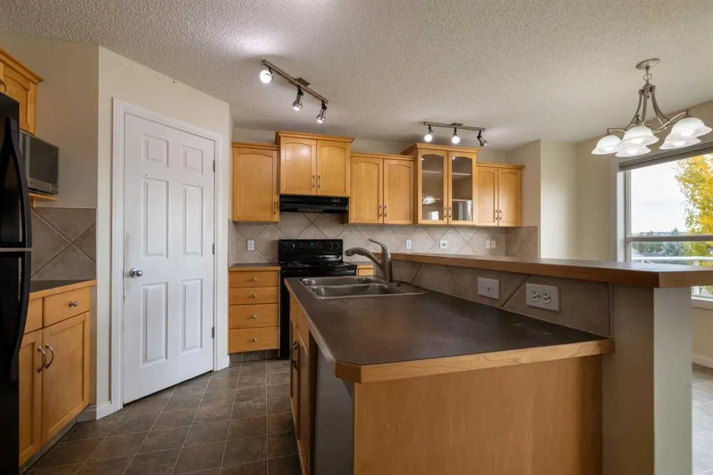 151 Bow Ridge Crescent