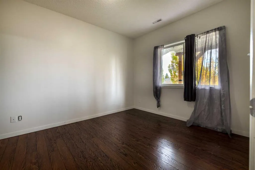 151 Bow Ridge Crescent