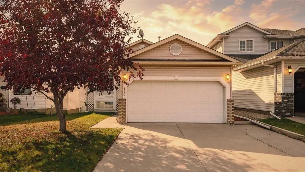 119 Hawkmount Close NW