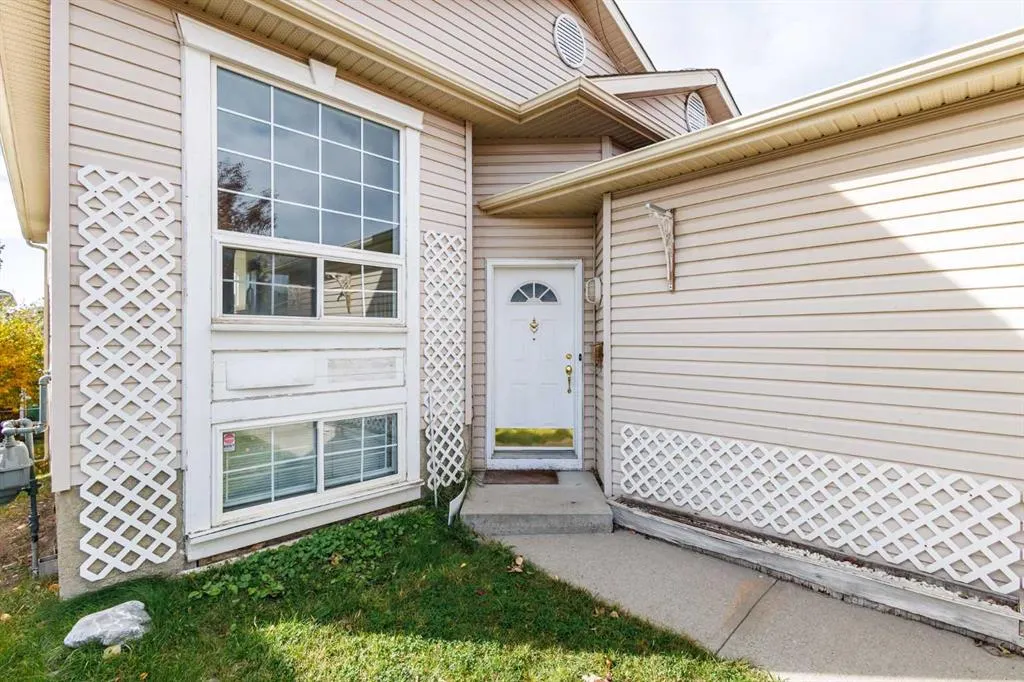 119 Hawkmount Close NW