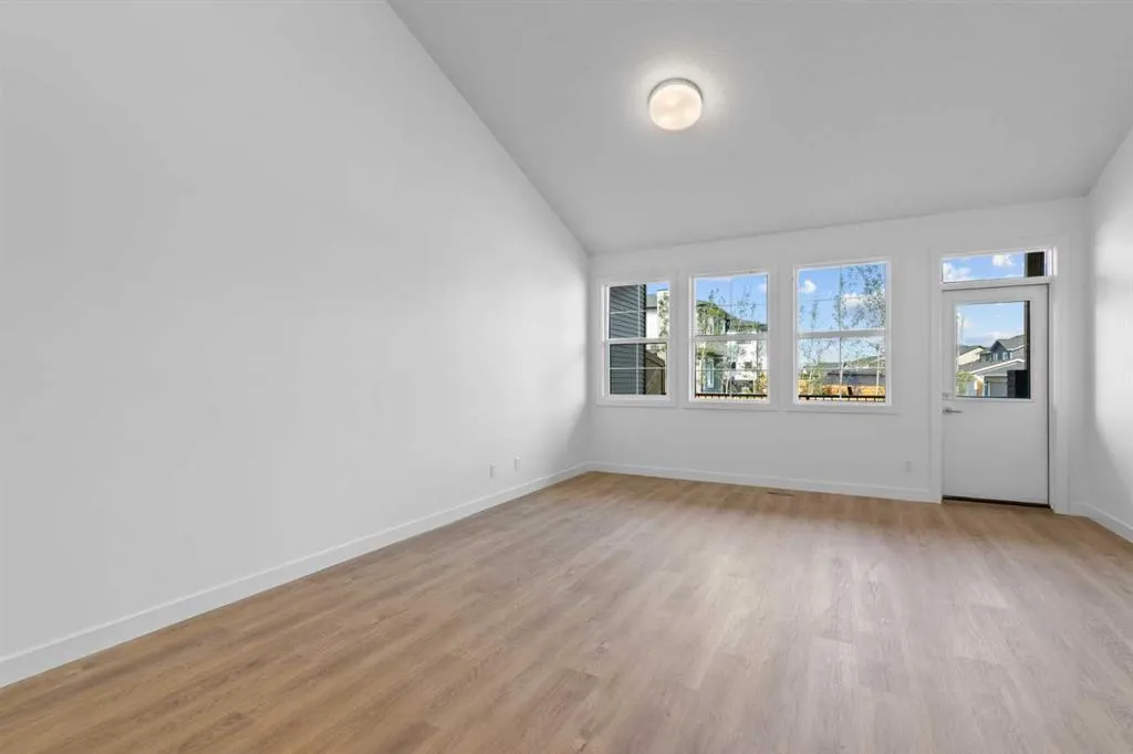 15 Coopersfield Link SW #1901