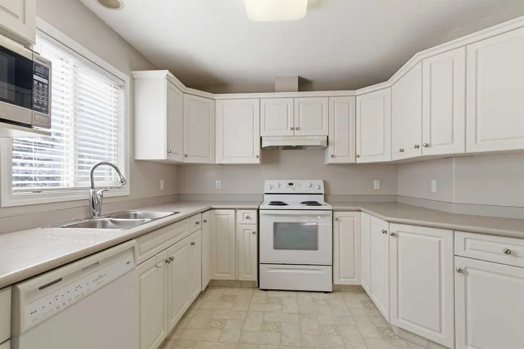 105 Loutit Road #808