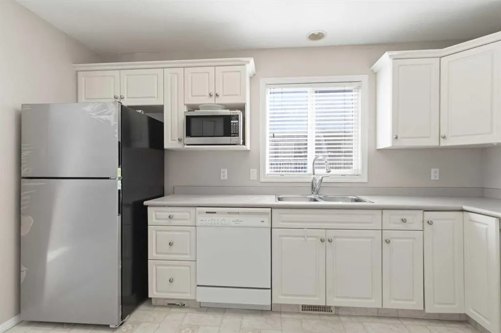105 Loutit Road #808