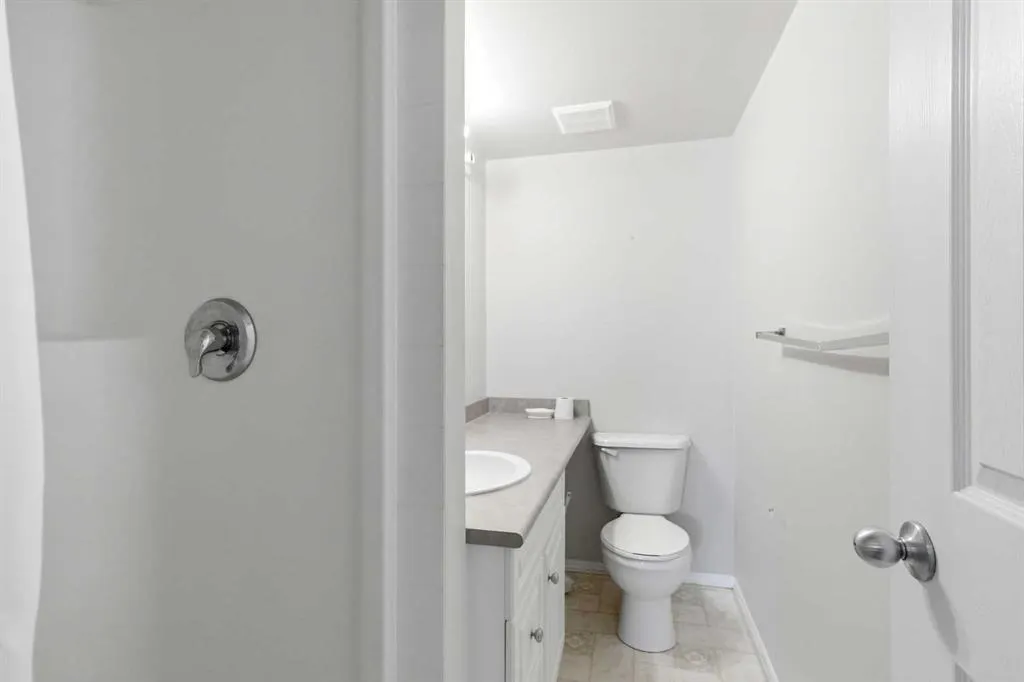 105 Loutit Road #808