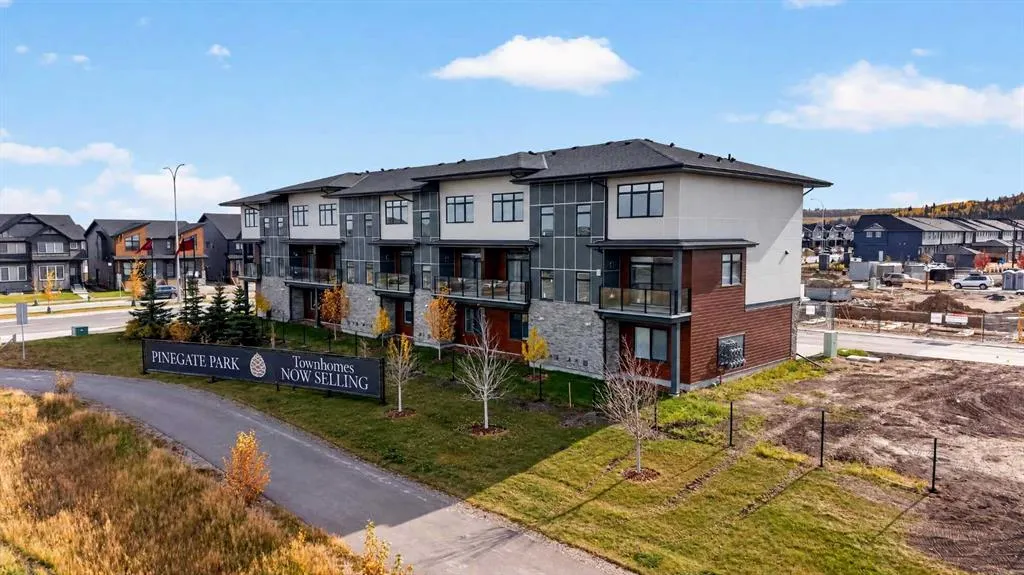 30 Creekside Villas SW #705