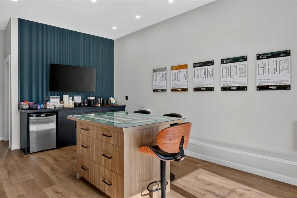30 Creekside Villas SW #705