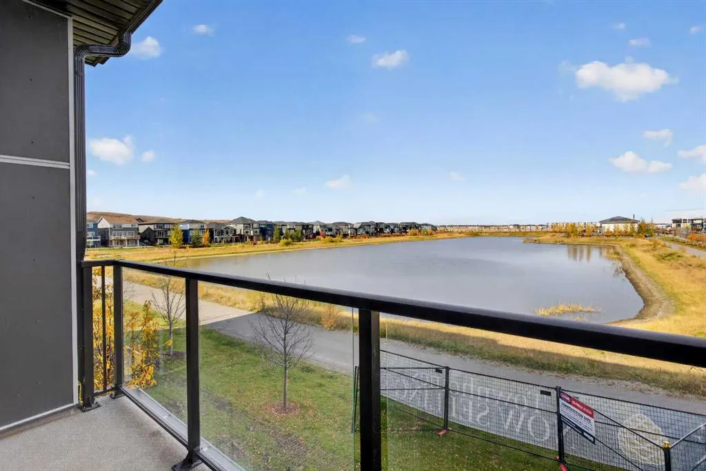 30 Creekside Villas SW #705