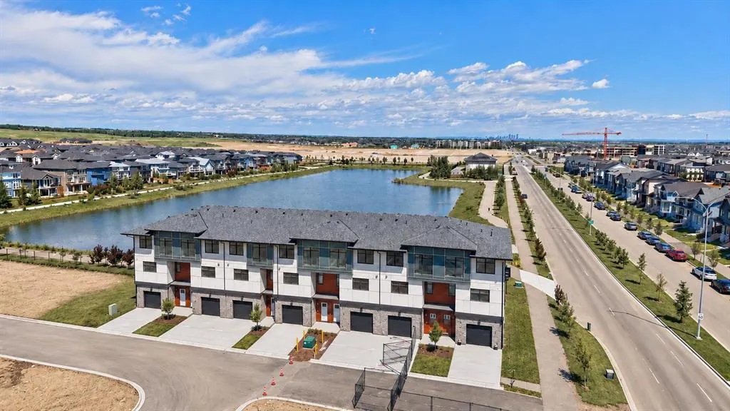 30 Creekside Villas SW #705