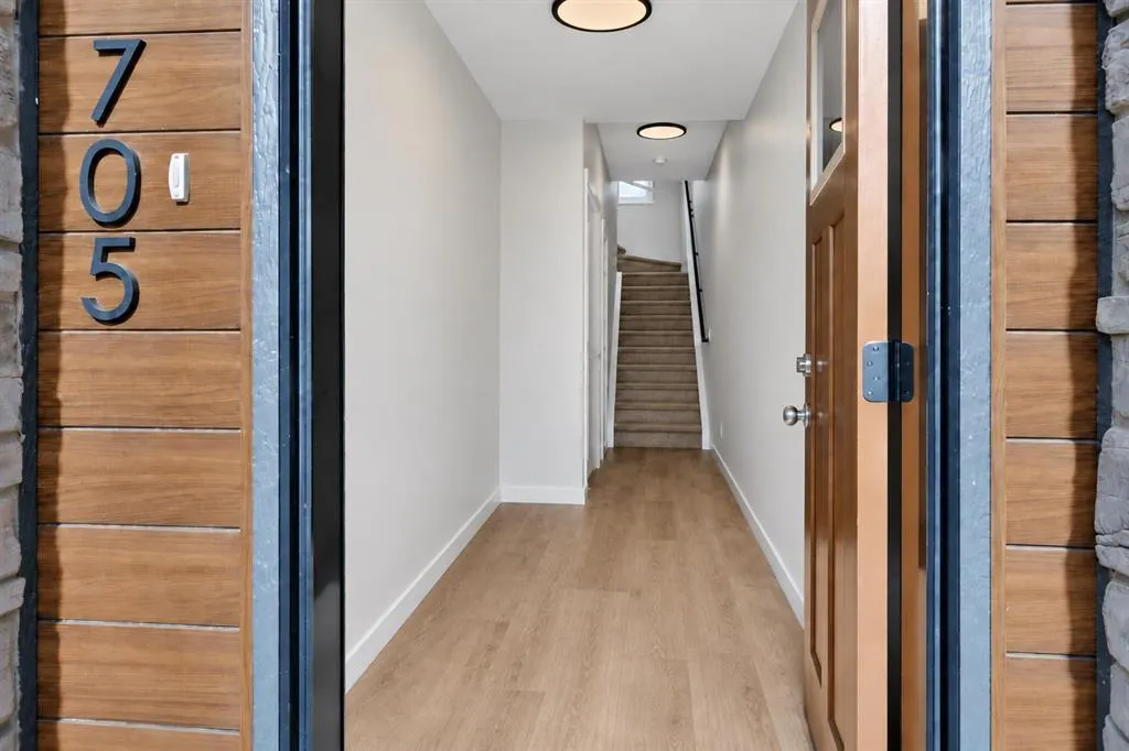 30 Creekside Villas SW #705