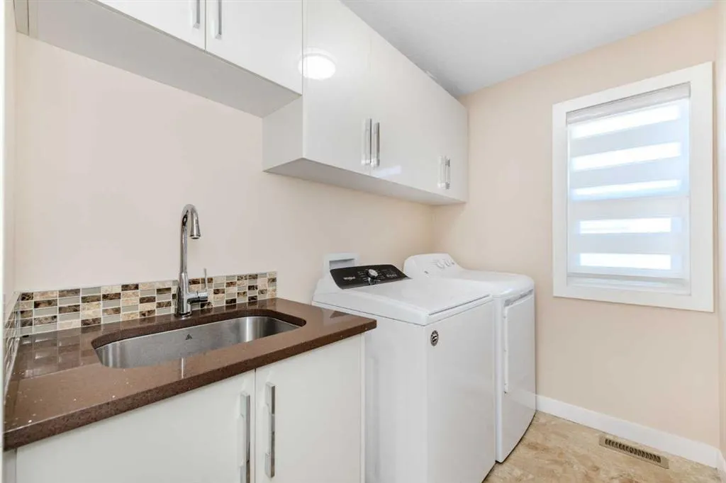 244 Baysprings Gardens SW