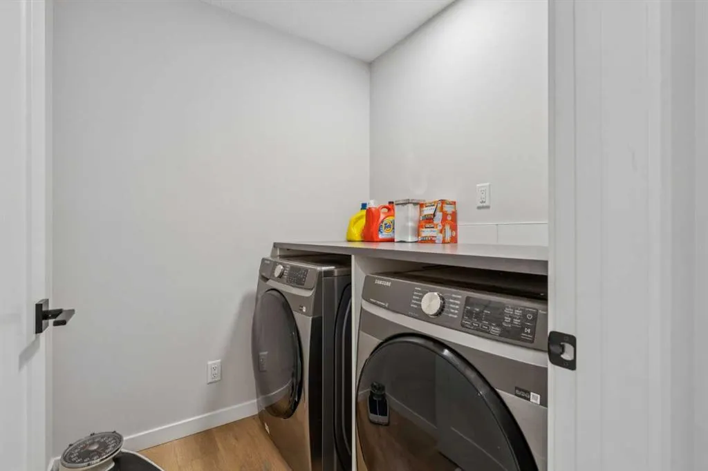 70 Savoy Landing SE