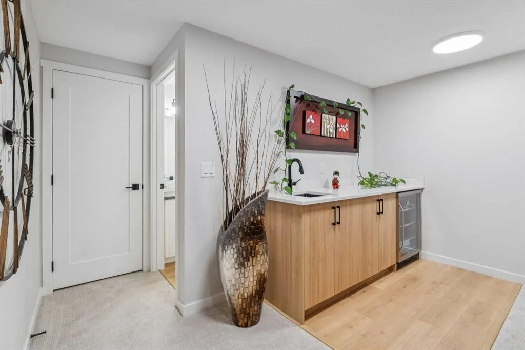 70 Savoy Landing SE