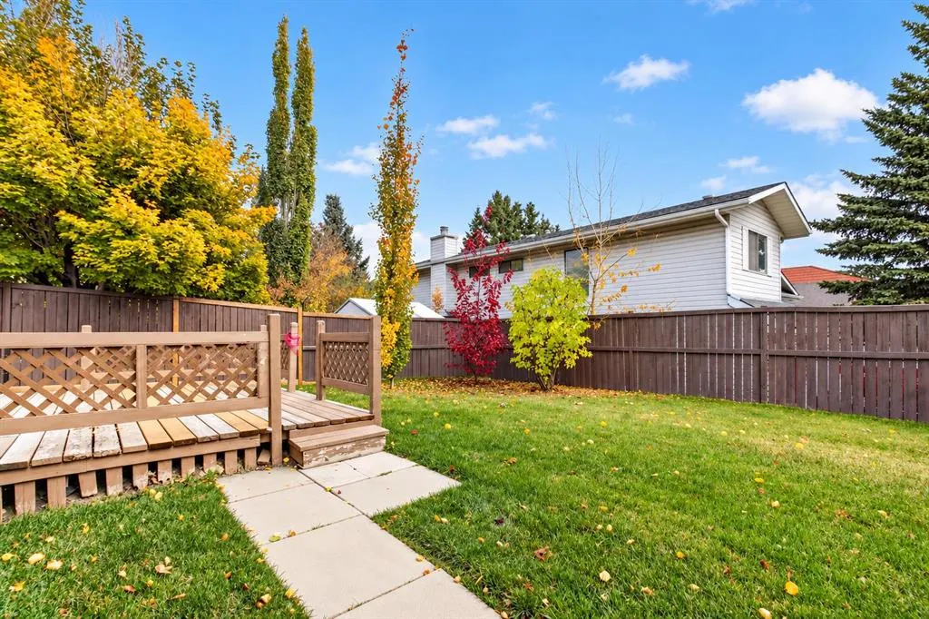 52 Cedargrove Way SW